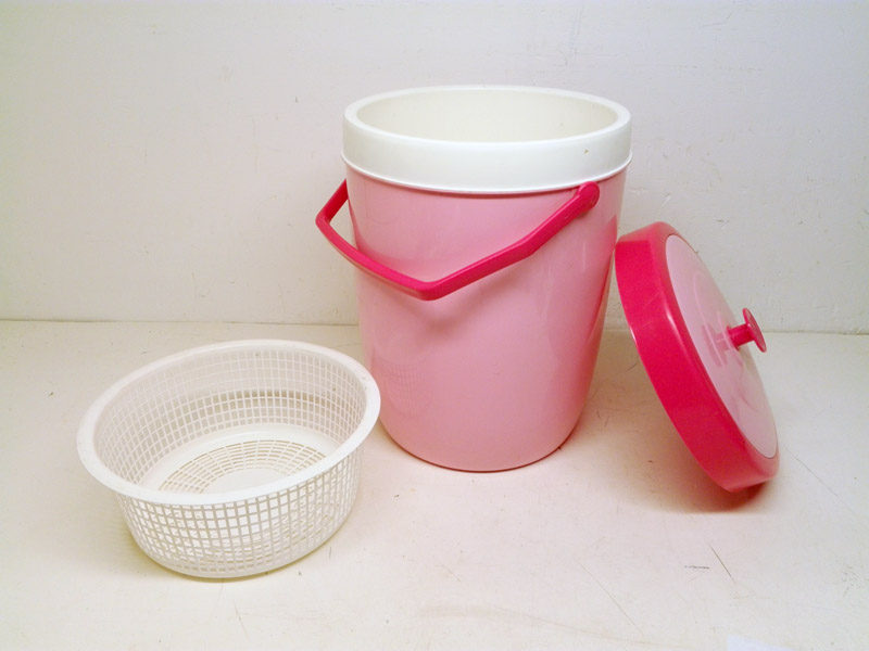 nevera camping picnic pioneer asia plastico rosa 31.5l alt 45.7-51.5 o36.3 1u